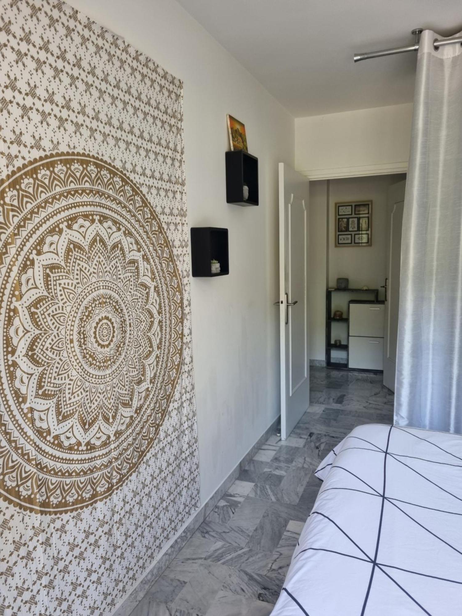 Beau 2 Pieces,Terrasse, Parking Menton Centre Quarto foto
